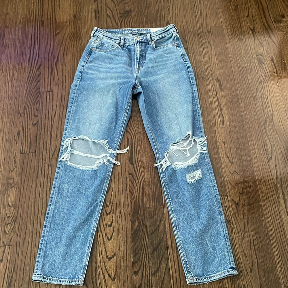 Women’s American Eagle Mom Jean